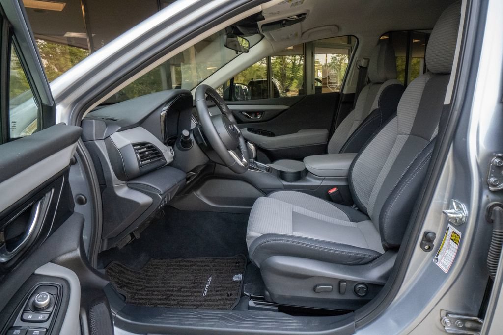 Certified 2025 Subaru Outback Premium AWD/4WD image 8