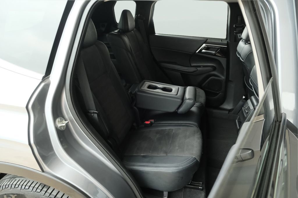 Used 2024 Mitsubishi Outlander SE AWD/4WD image 19