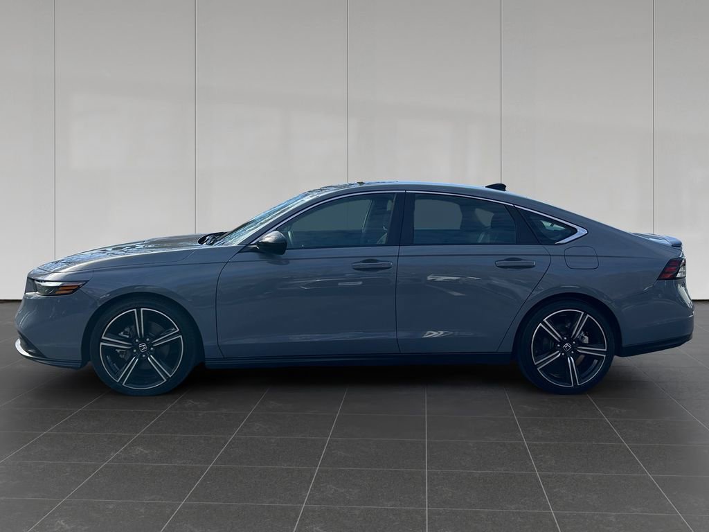 Used 2025 Honda Accord Sport image 2