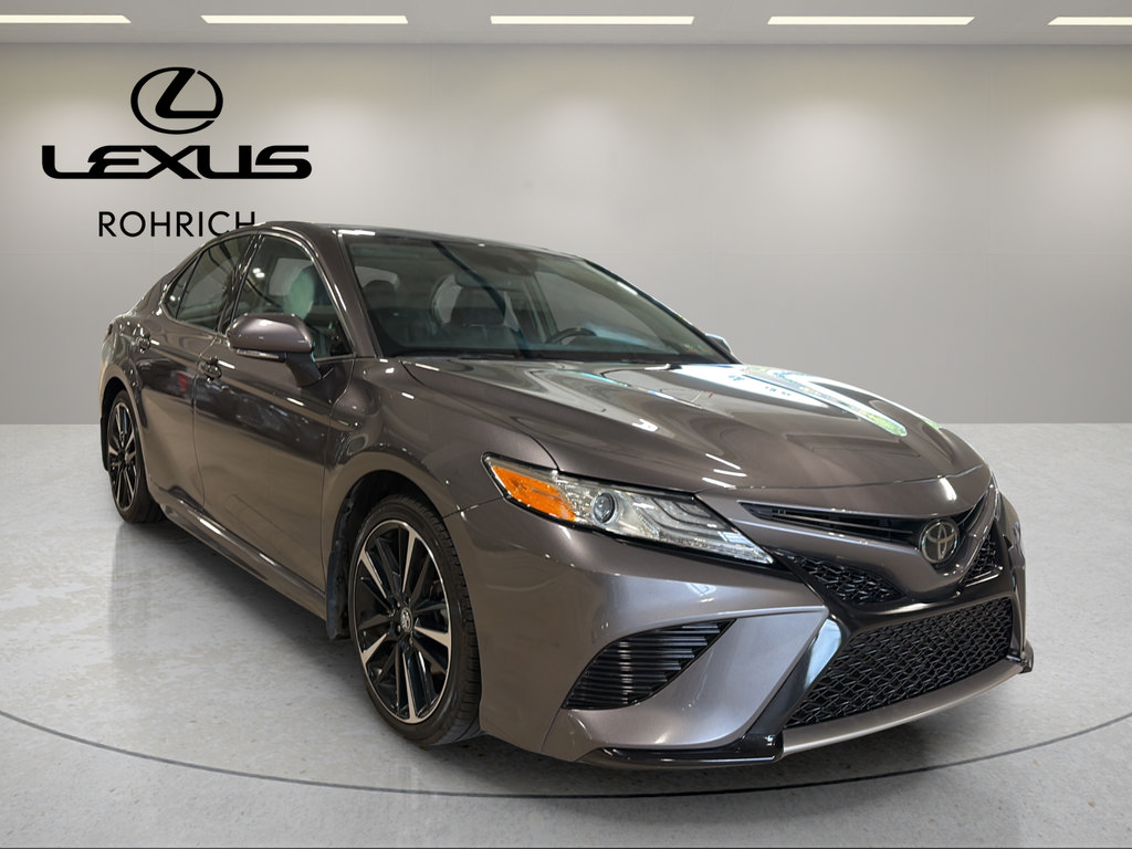Used 2020 Toyota Camry XSE FWD image 8