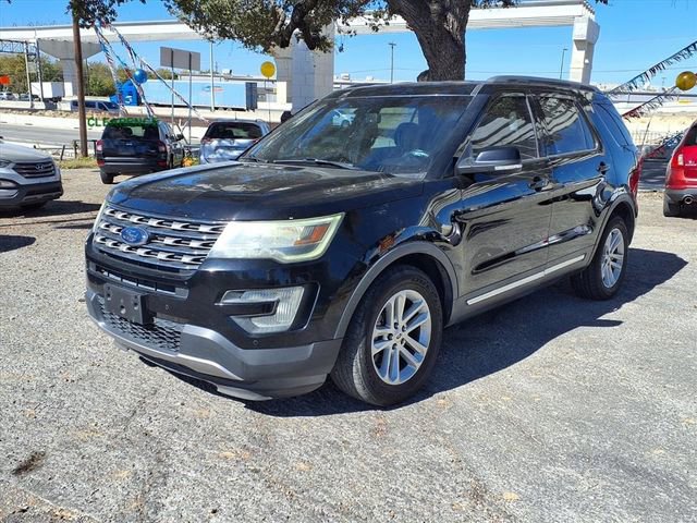 Used 2016 Ford Explorer XLT w/ Equipment Group 202A FWD image 2
