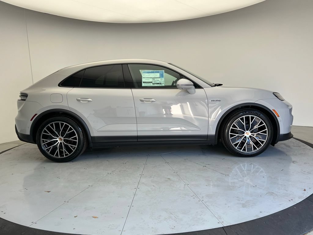 New 2026 Porsche Macan 4 Electric AWD/4WD image 23