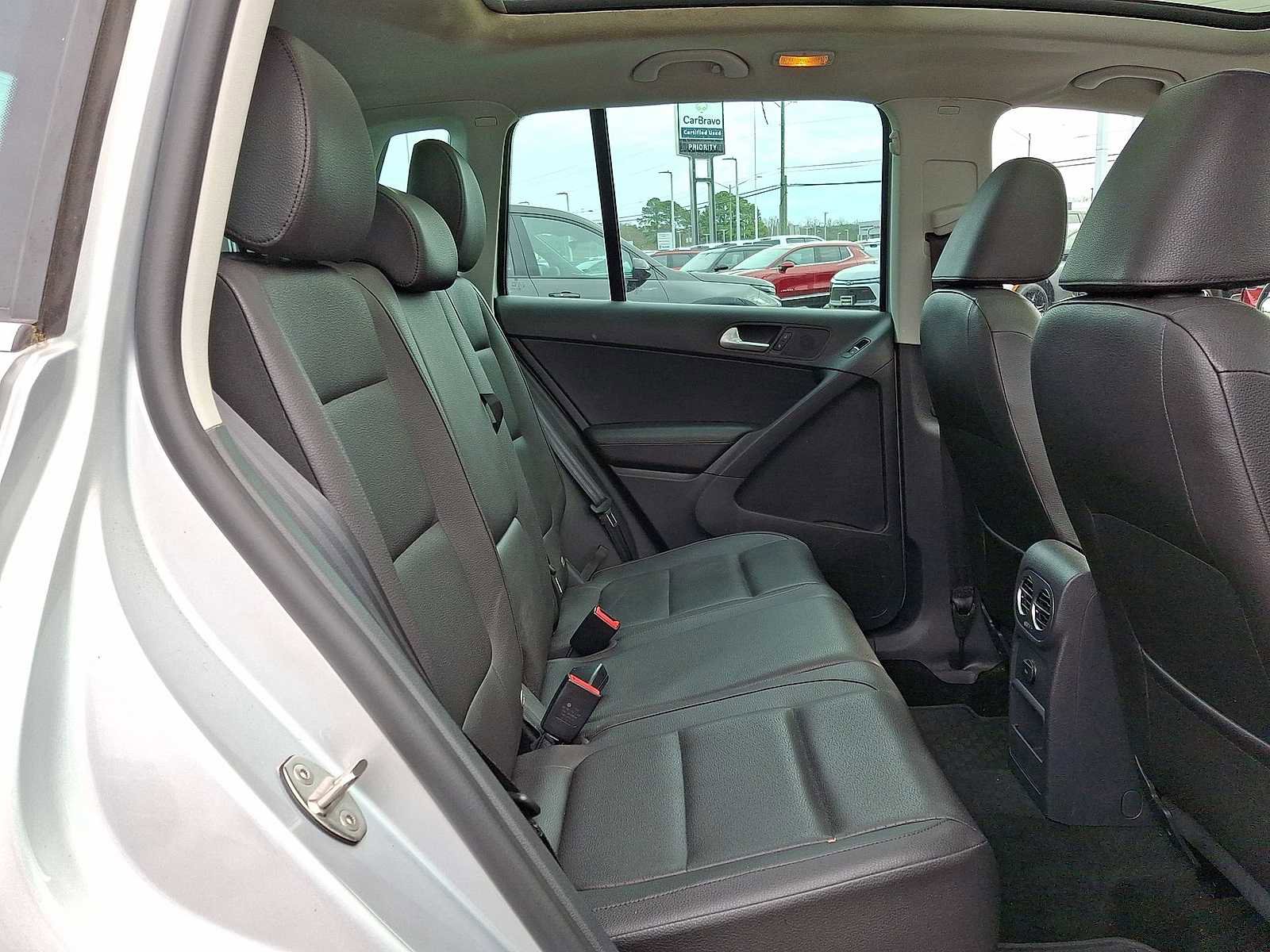 Used 2016 Volkswagen Tiguan SE image 33