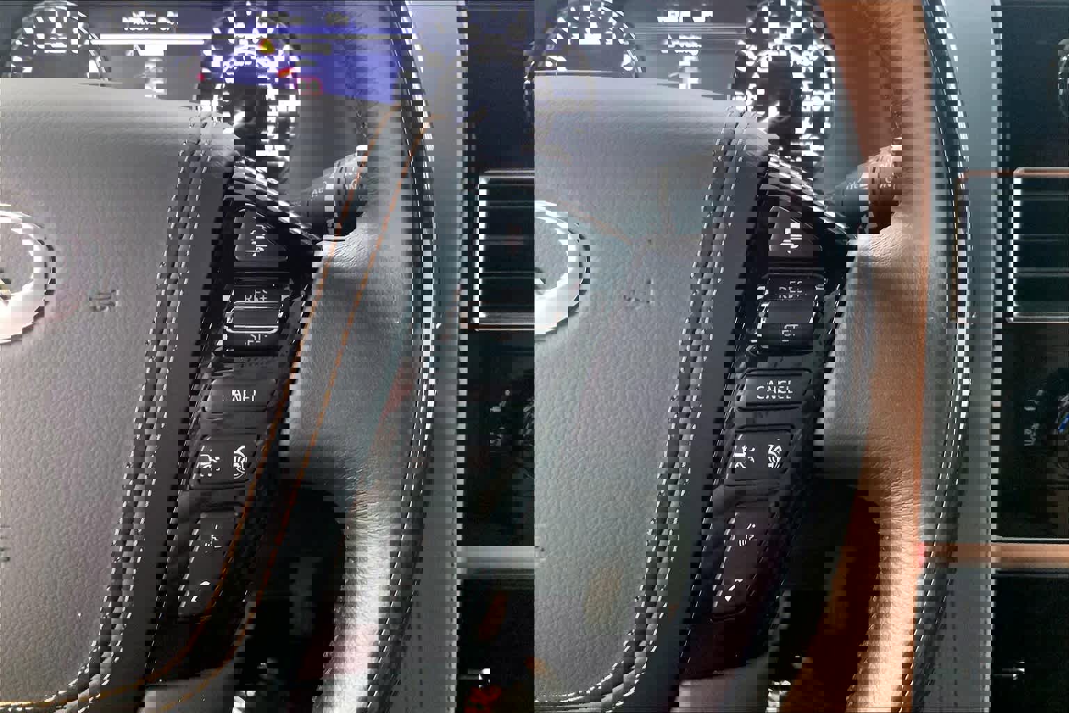 Used 2022 INFINITI QX80 Sensory w/ Cargo Package image 22