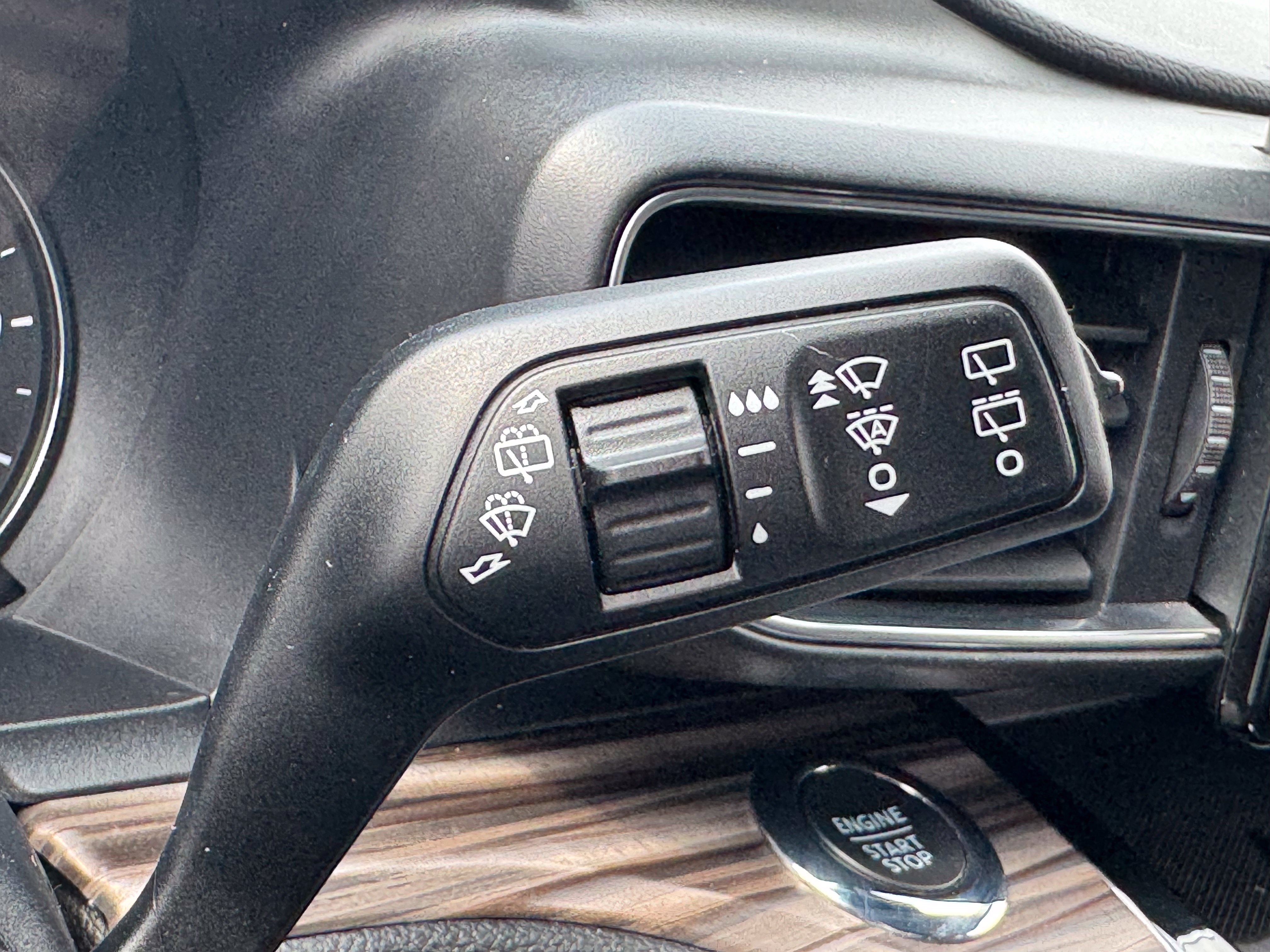 Used 2022 Ford Explorer Limited AWD/4WD image 64