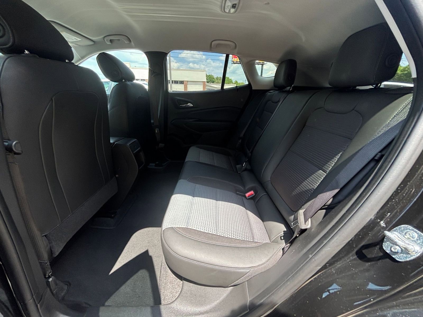 Used 2025 Chevrolet Trax LT FWD image 26