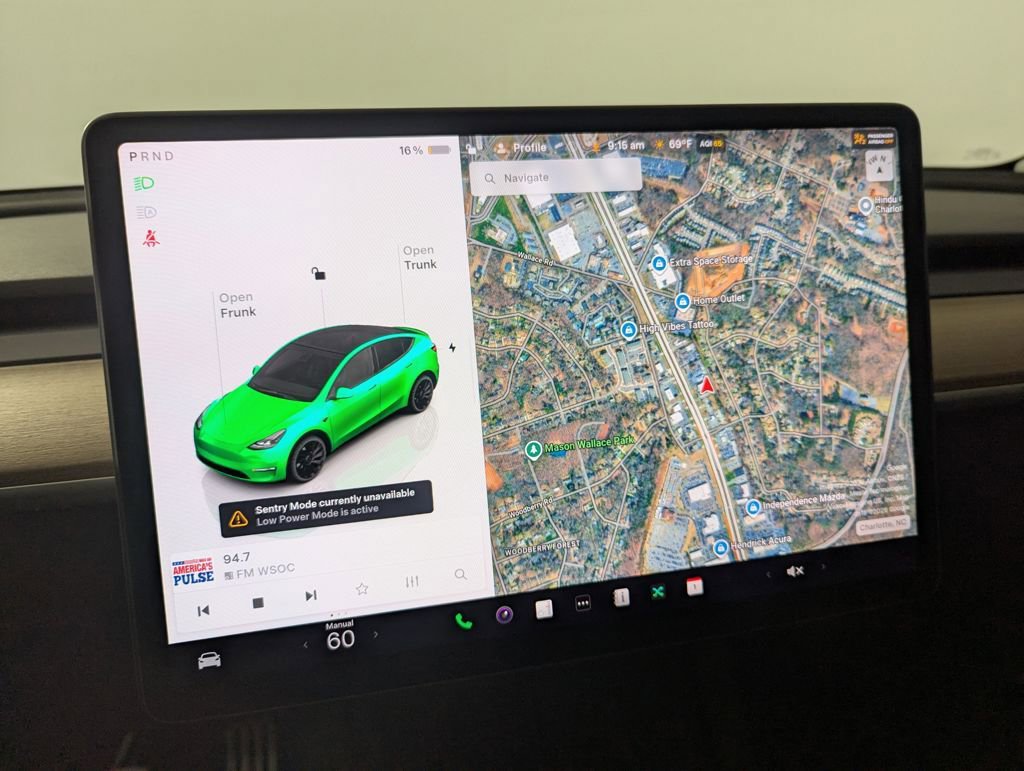 Used 2025 Tesla Model Y Performance image 9