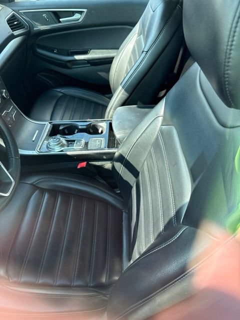 Used 2019 Ford Edge SEL w/ Cold Weather Package AWD/4WD image 18