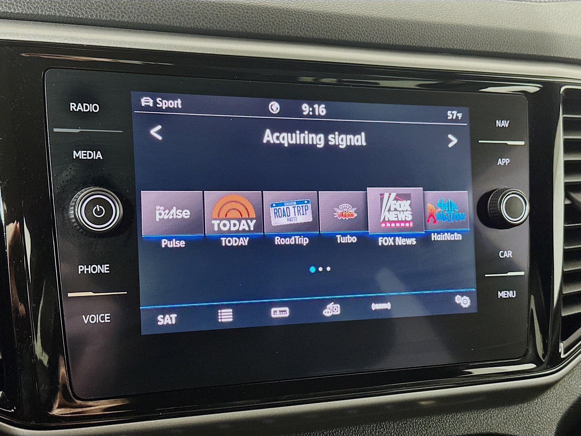 Used 2020 Volkswagen Atlas Cross Sport SEL Premium image 15