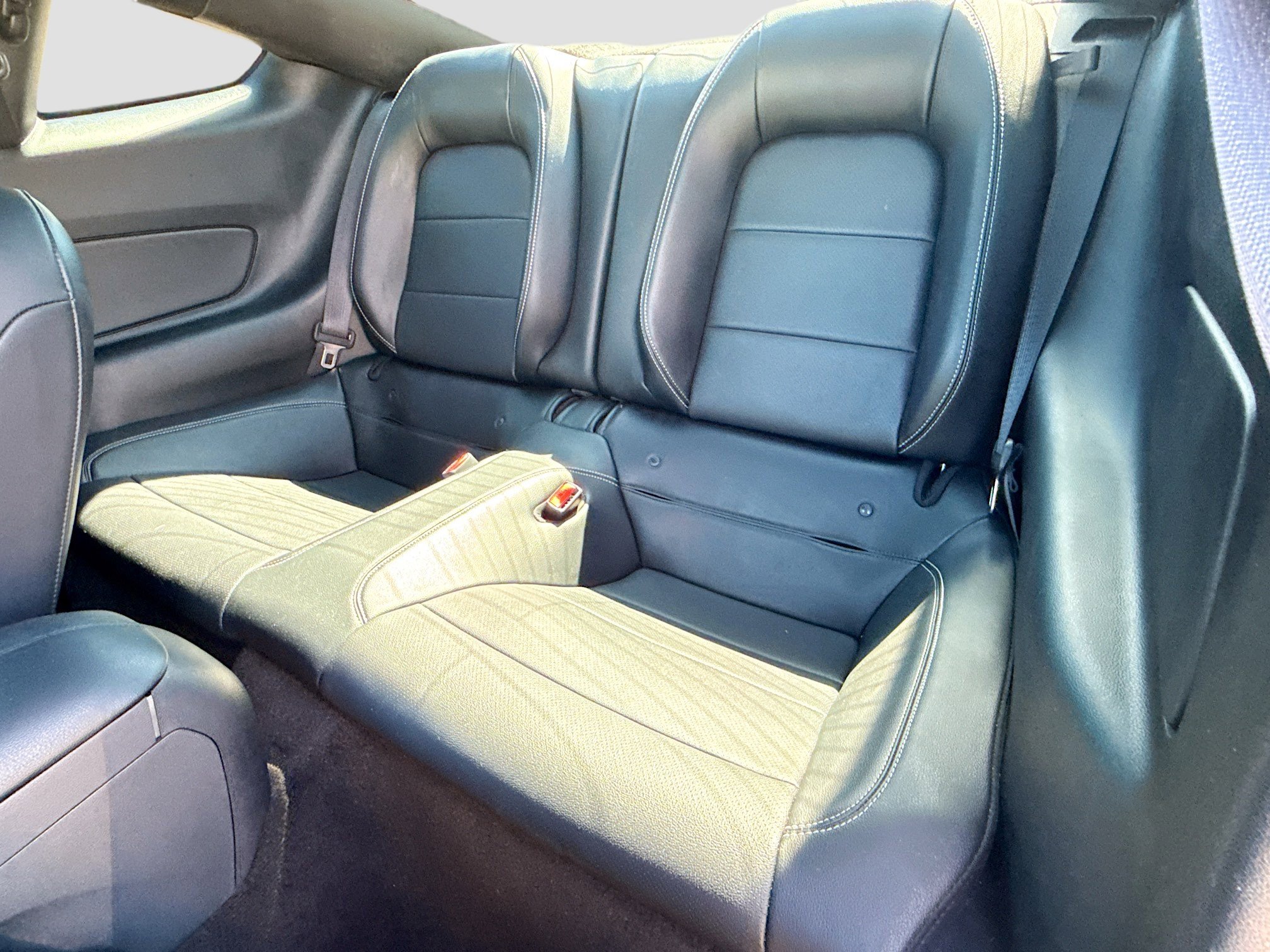 Used 2017 Ford Mustang Premium image 18