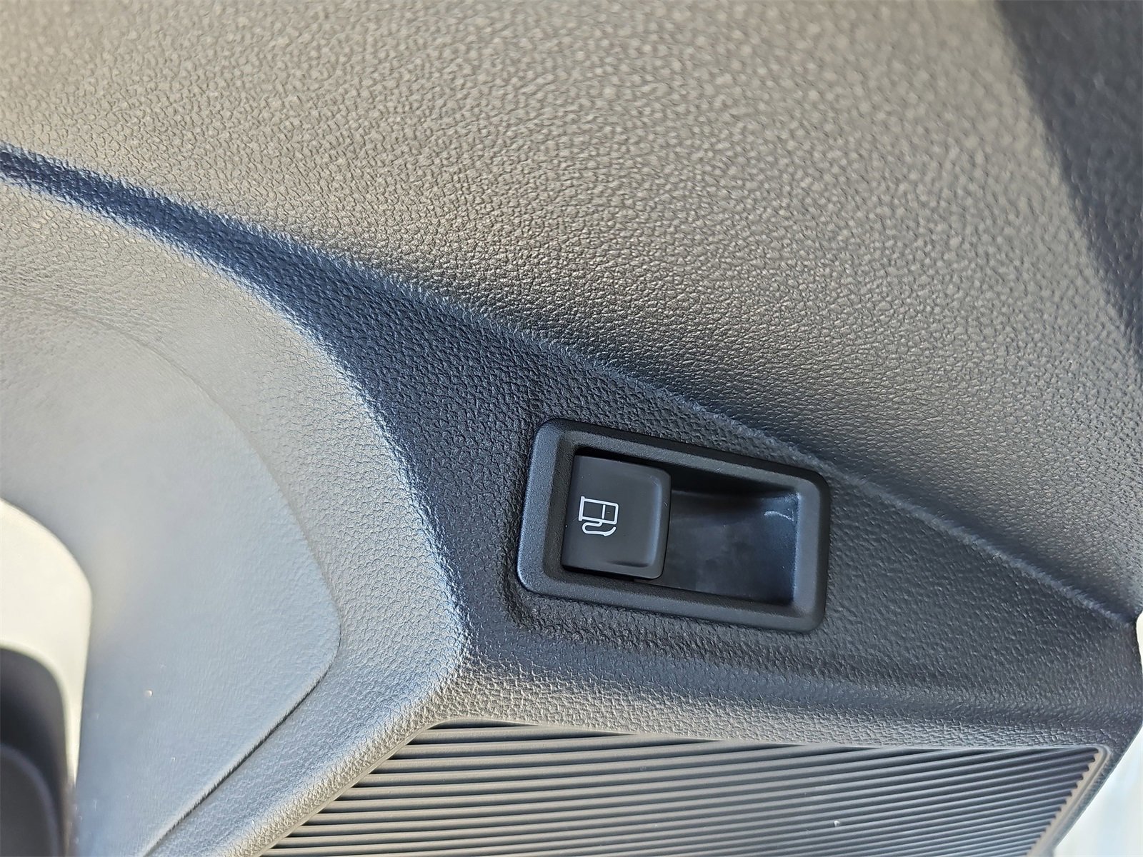 Used 2022 Volkswagen Taos S w/ IQ Drive S Package image 27