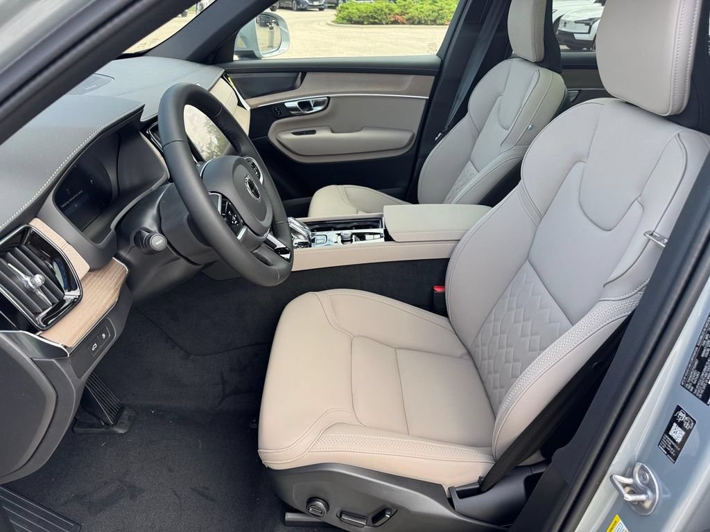 New 2026 Volvo XC90 T8 Plus w/ Protection Package AWD/4WD image 8