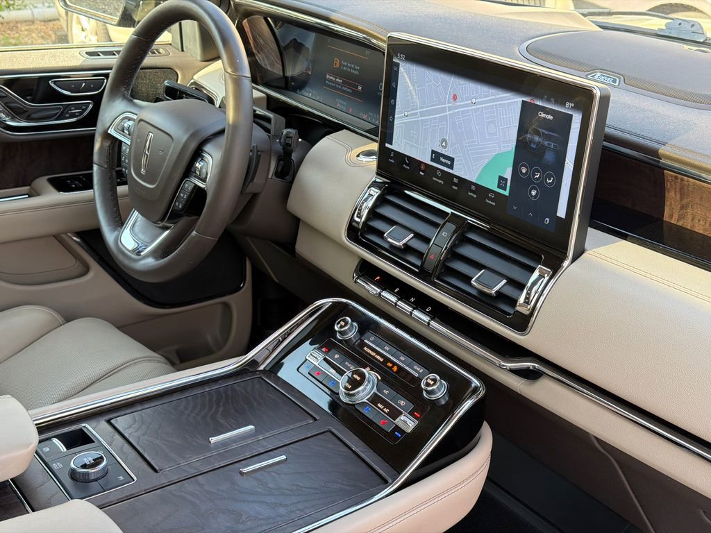 Used 2022 Lincoln Navigator L Reserve image 12