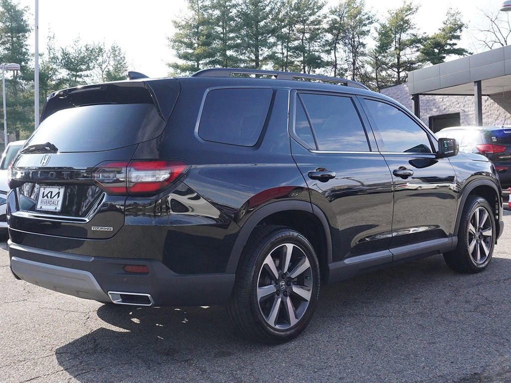 Used 2025 Honda Pilot Touring image 12
