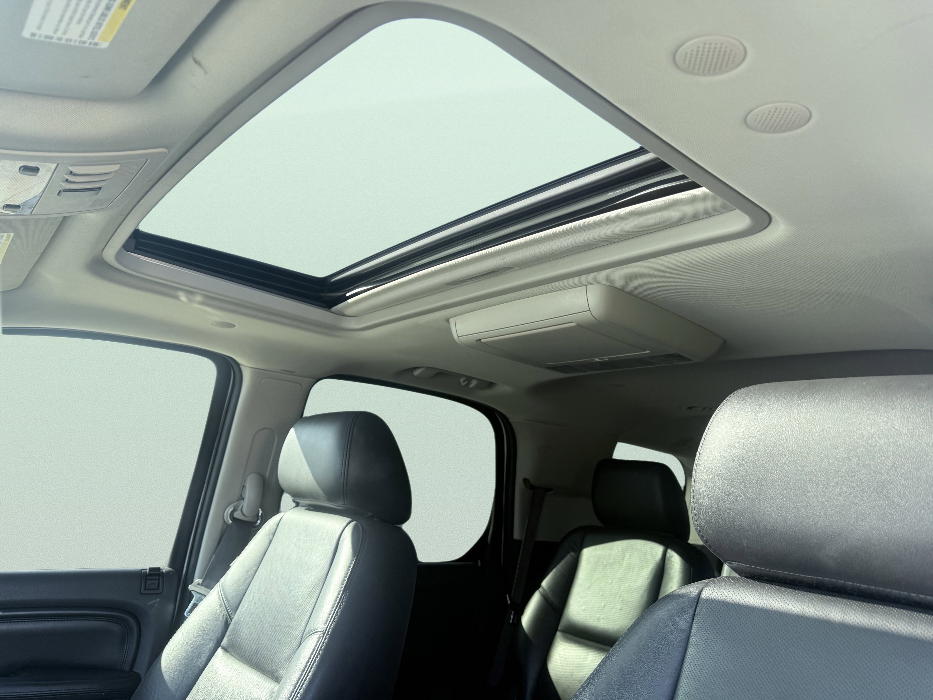 Used 2012 Cadillac Escalade Luxury RWD image 26