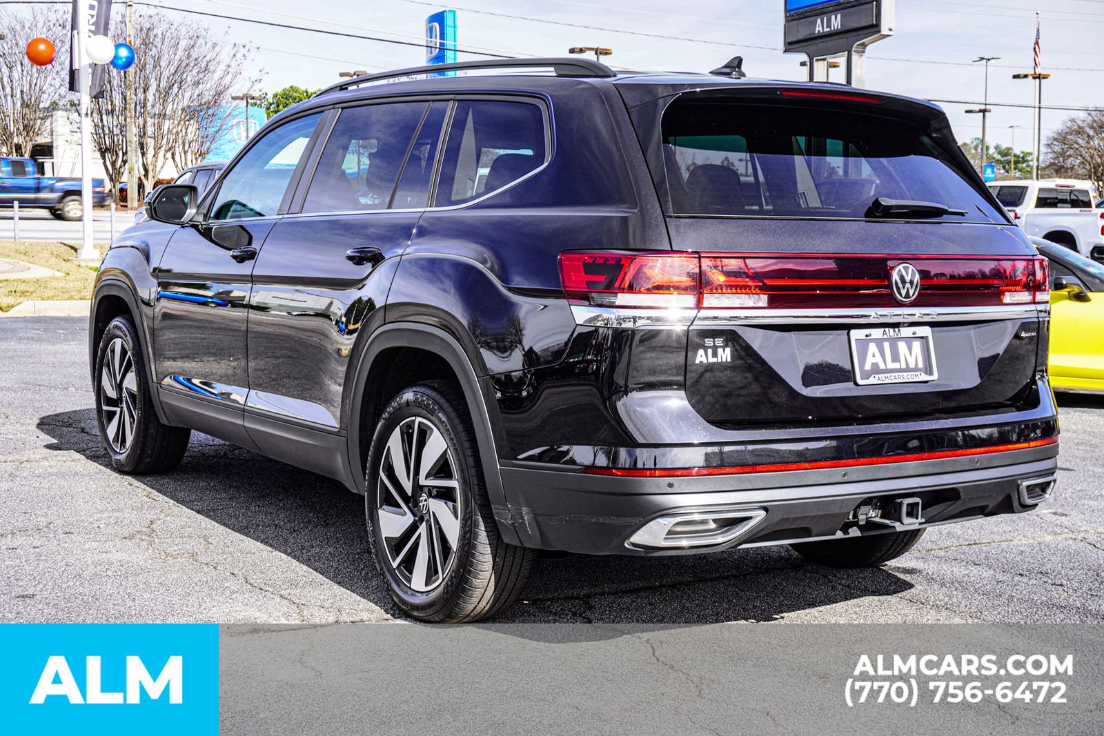 Used 2025 Volkswagen Atlas SE image 8