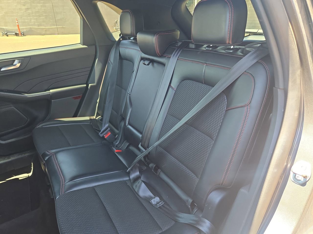 Used 2025 Ford Escape ST-Line FWD image 15