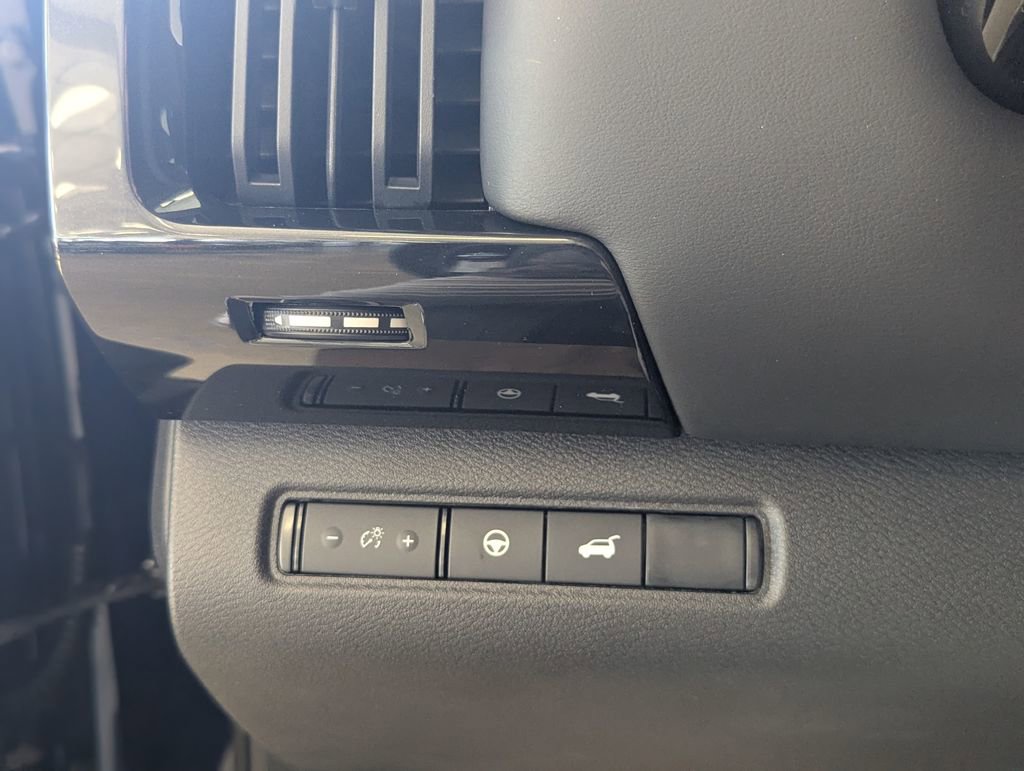 New 2026 Nissan Pathfinder SV image 29