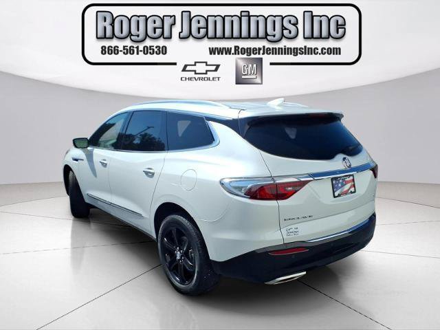 Used 2023 Buick Enclave Essence w/ Sport Touring Edition FWD image 3