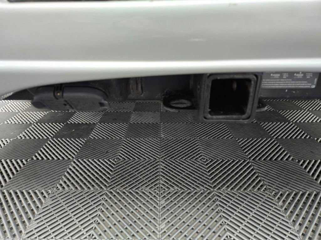 Used 2021 Chevrolet Express 2500 w/ Enhanced Convenience Package image 4