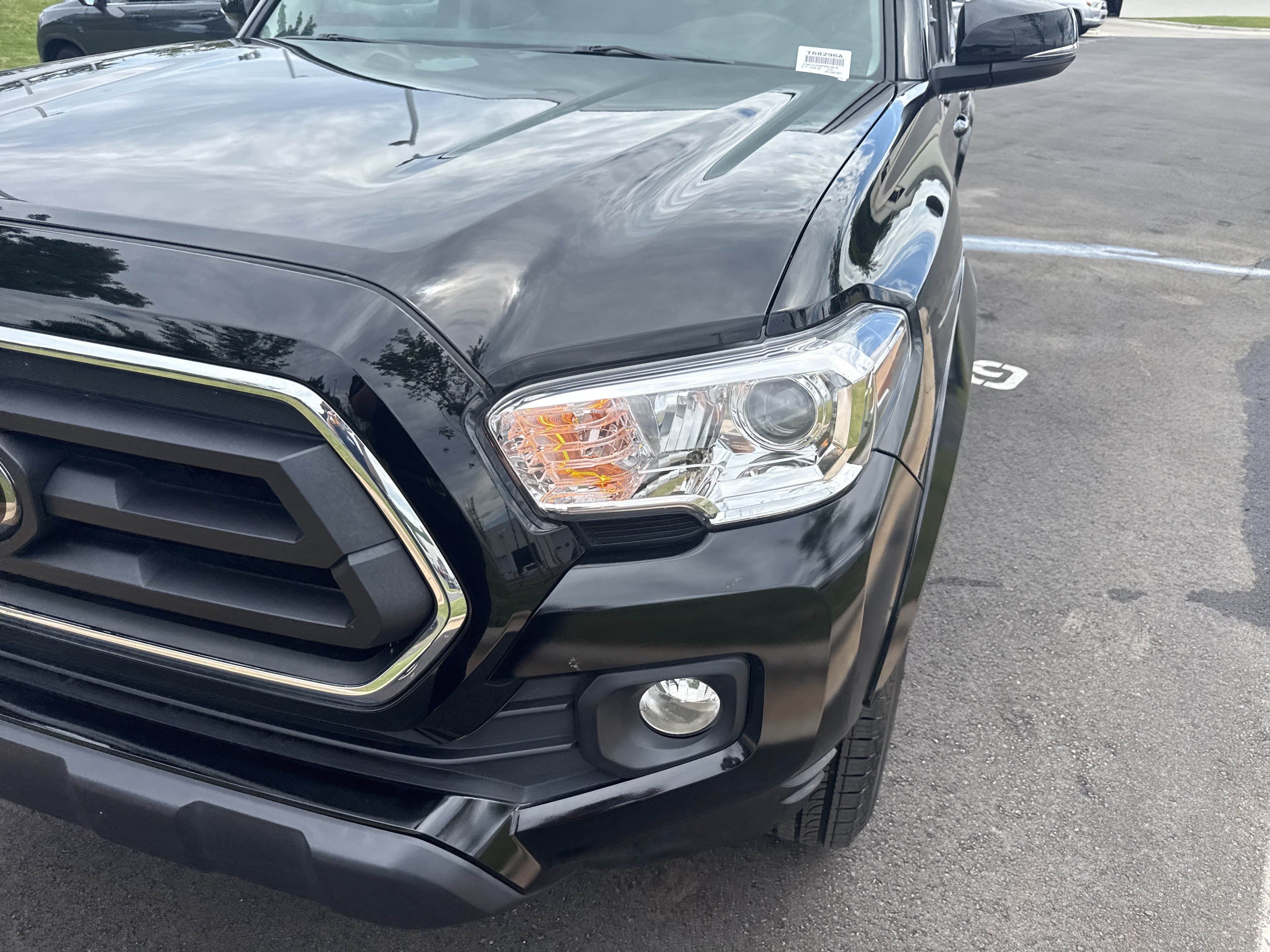 Used 2023 Toyota Tacoma SR5 w/ Technology Package AWD/4WD image 9