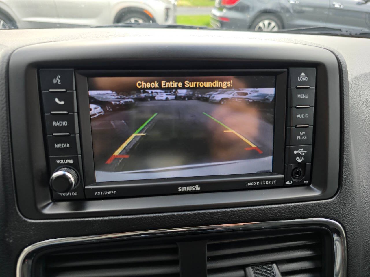 Used 2018 Dodge Grand Caravan SE w/ UConnect Hands-Free Group FWD image 17