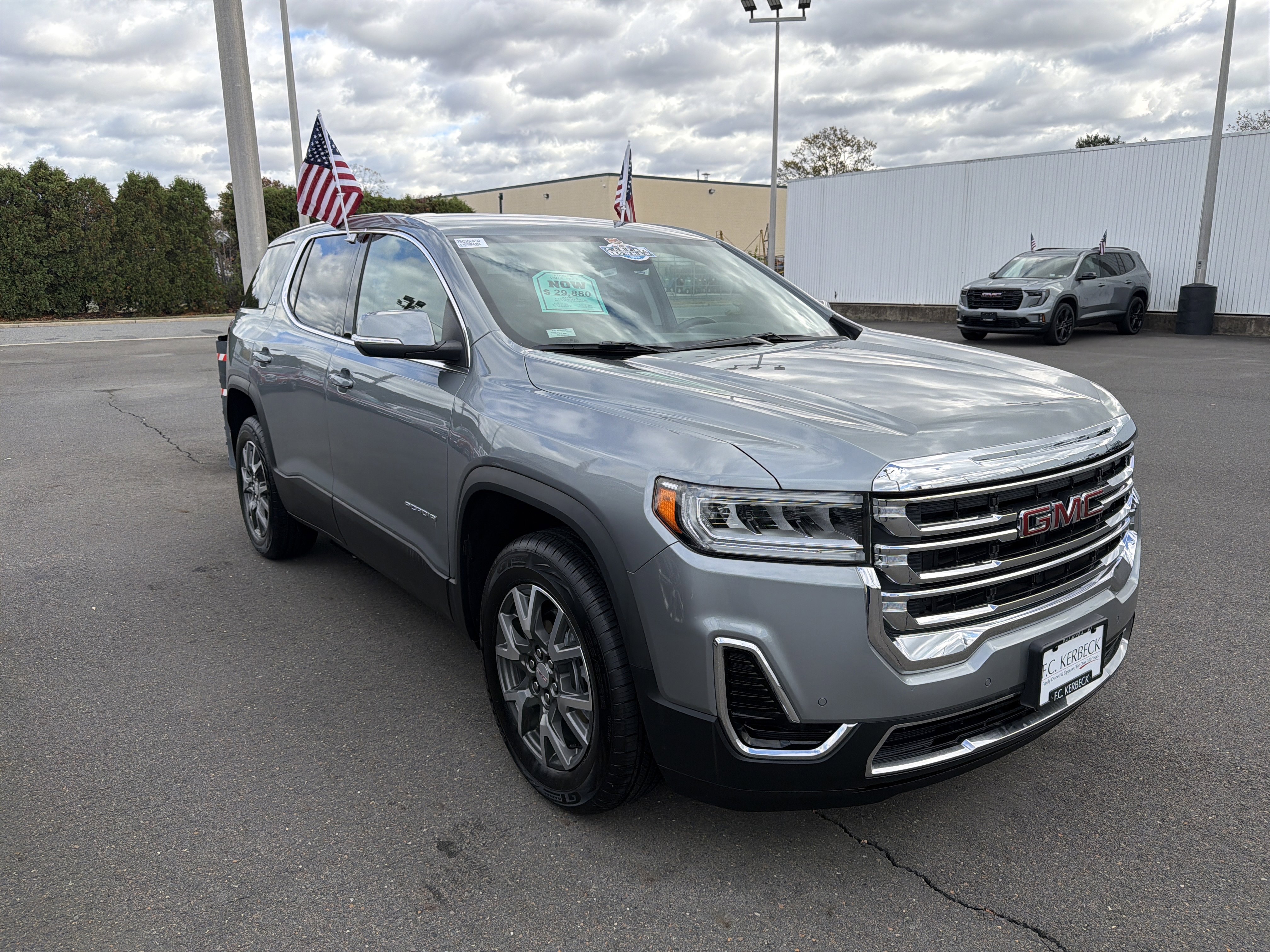 Certified 2023 GMC Acadia SLE image 3