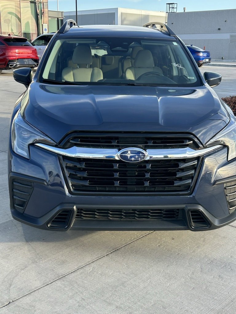 Used 2025 Subaru Ascent Premium image 2