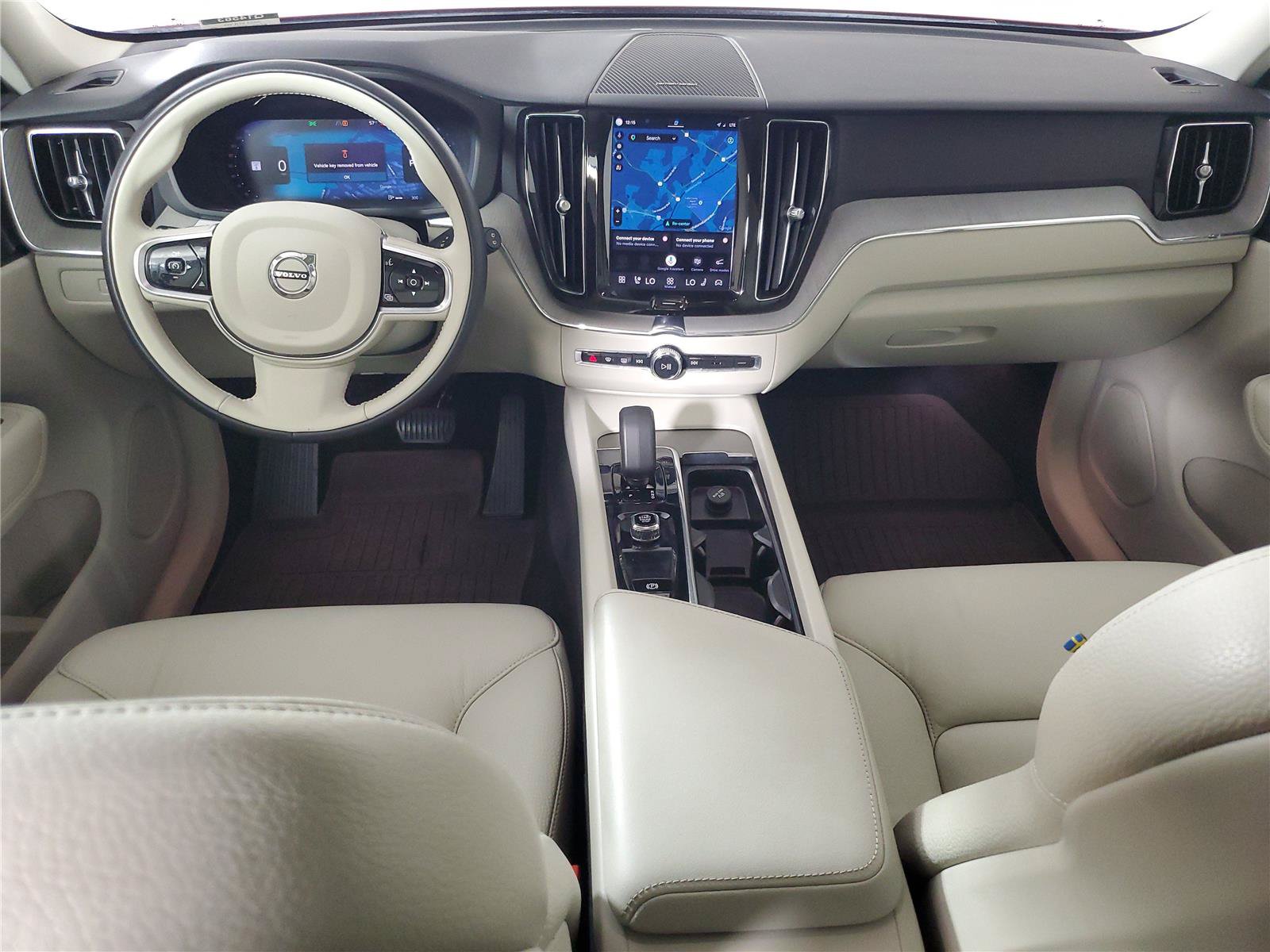 Certified 2023 Volvo XC60 B5 Plus w/ Climate Package AWD/4WD image 14