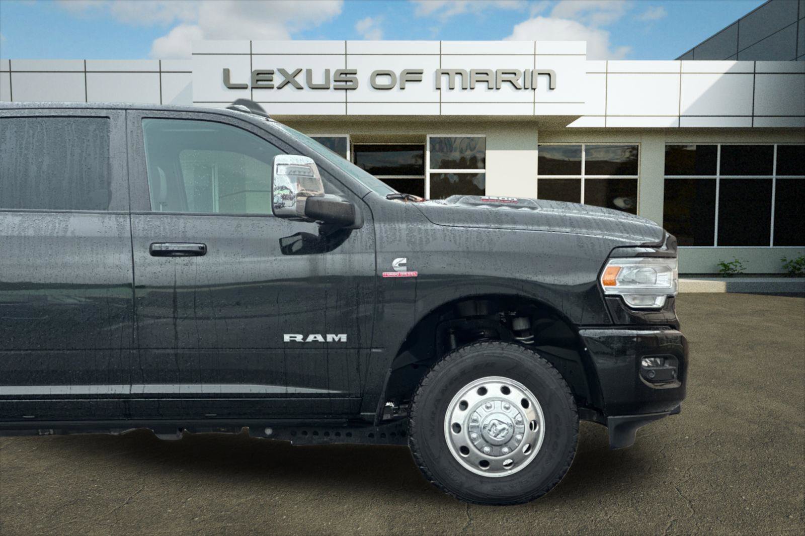 Used 2024 RAM 3500 Laramie w/ Sport Appearance Package image 34