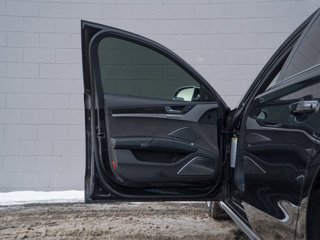 Used 2014 Audi S8 image 15