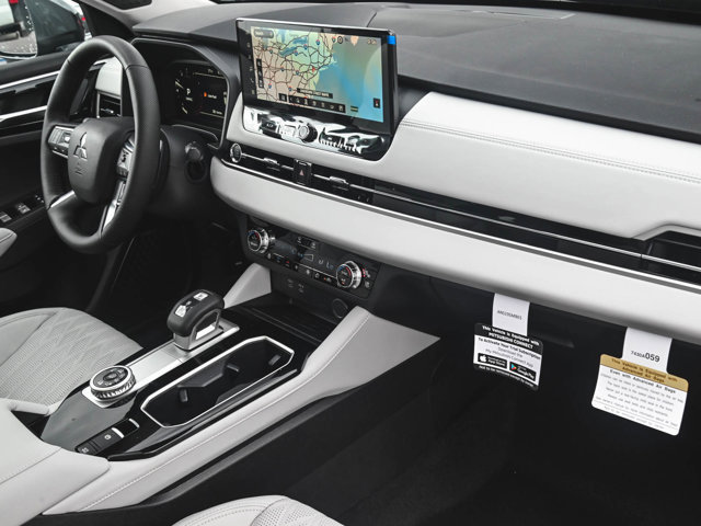 New 2025 Mitsubishi Outlander AWD image 31