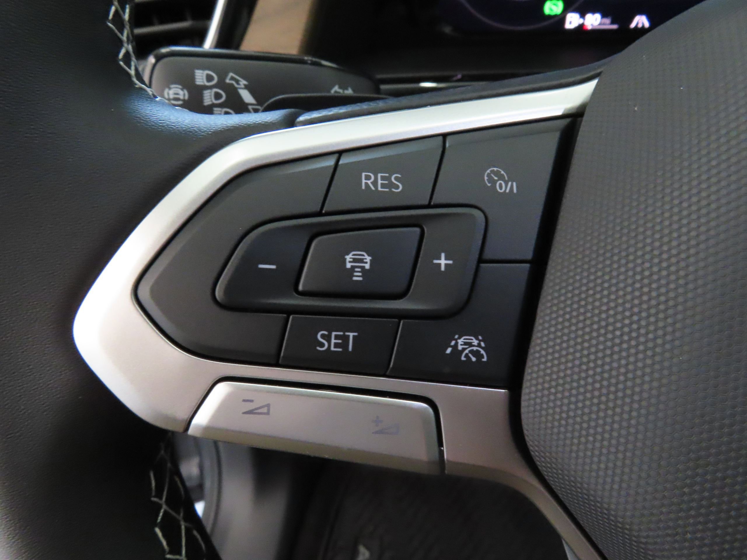 New 2025 Volkswagen Atlas SE FWD image 14