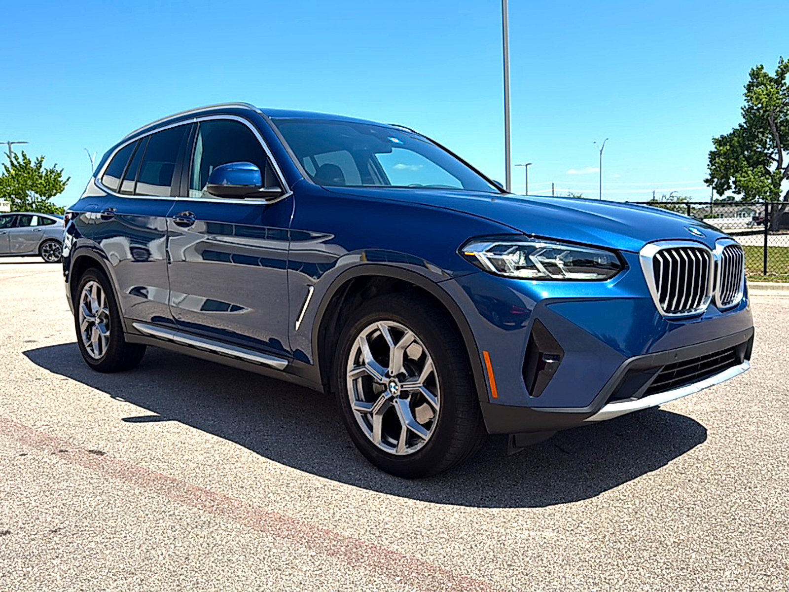 Used 2024 BMW X3 sDrive30i w/ Premium Package RWD image 3