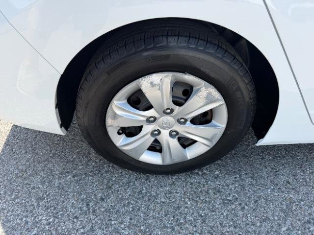 Used 2016 Hyundai Elantra SE FWD image 13