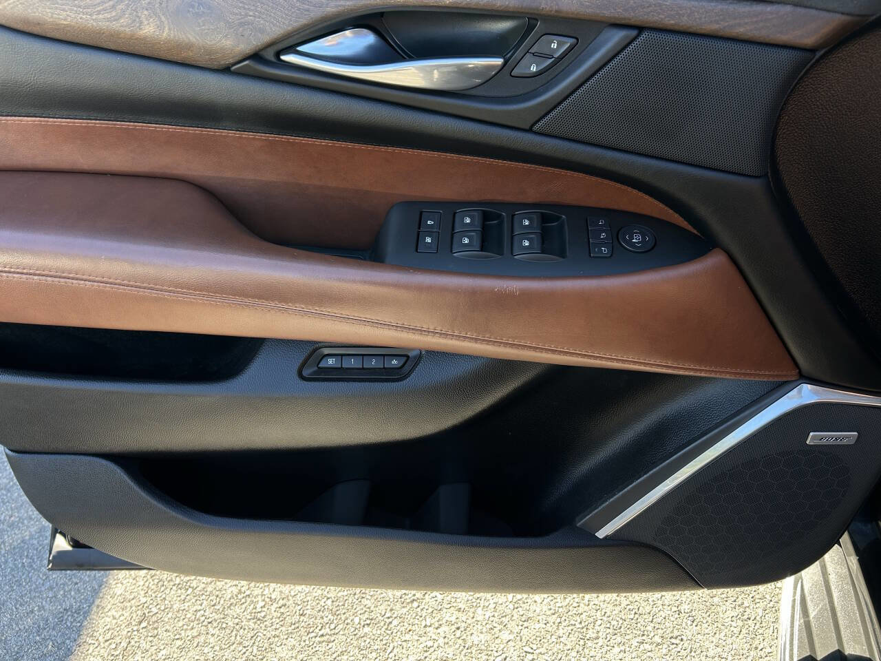 Used 2016 Cadillac Escalade Luxury image 14