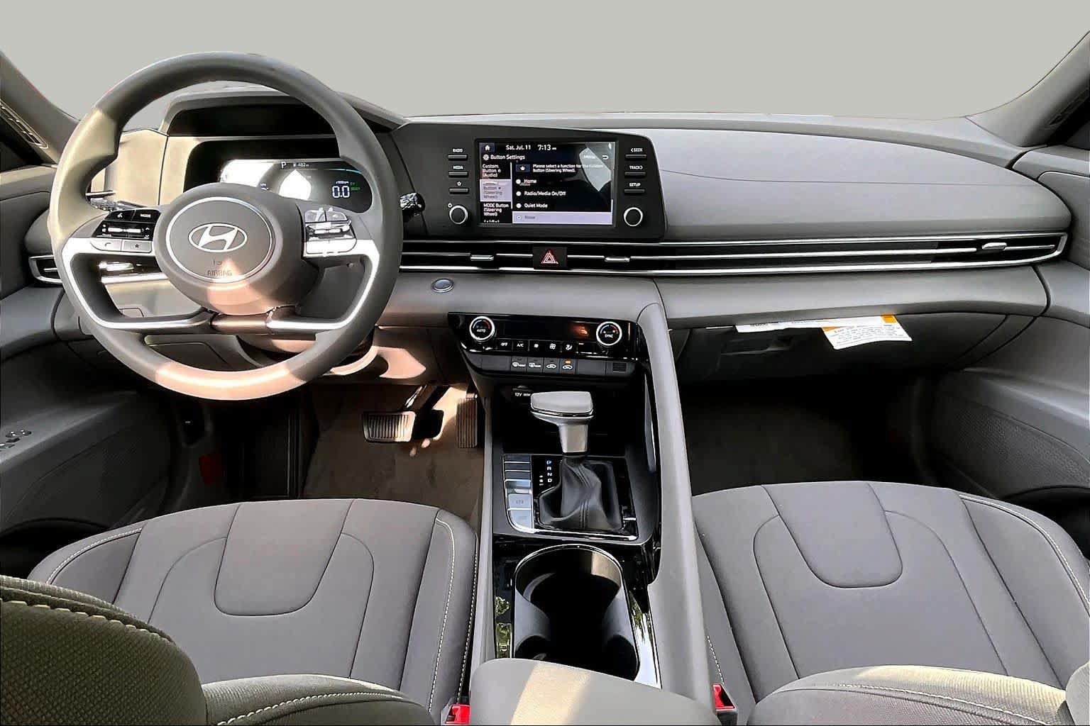 New 2026 Hyundai Elantra Hybrid FWD image 5