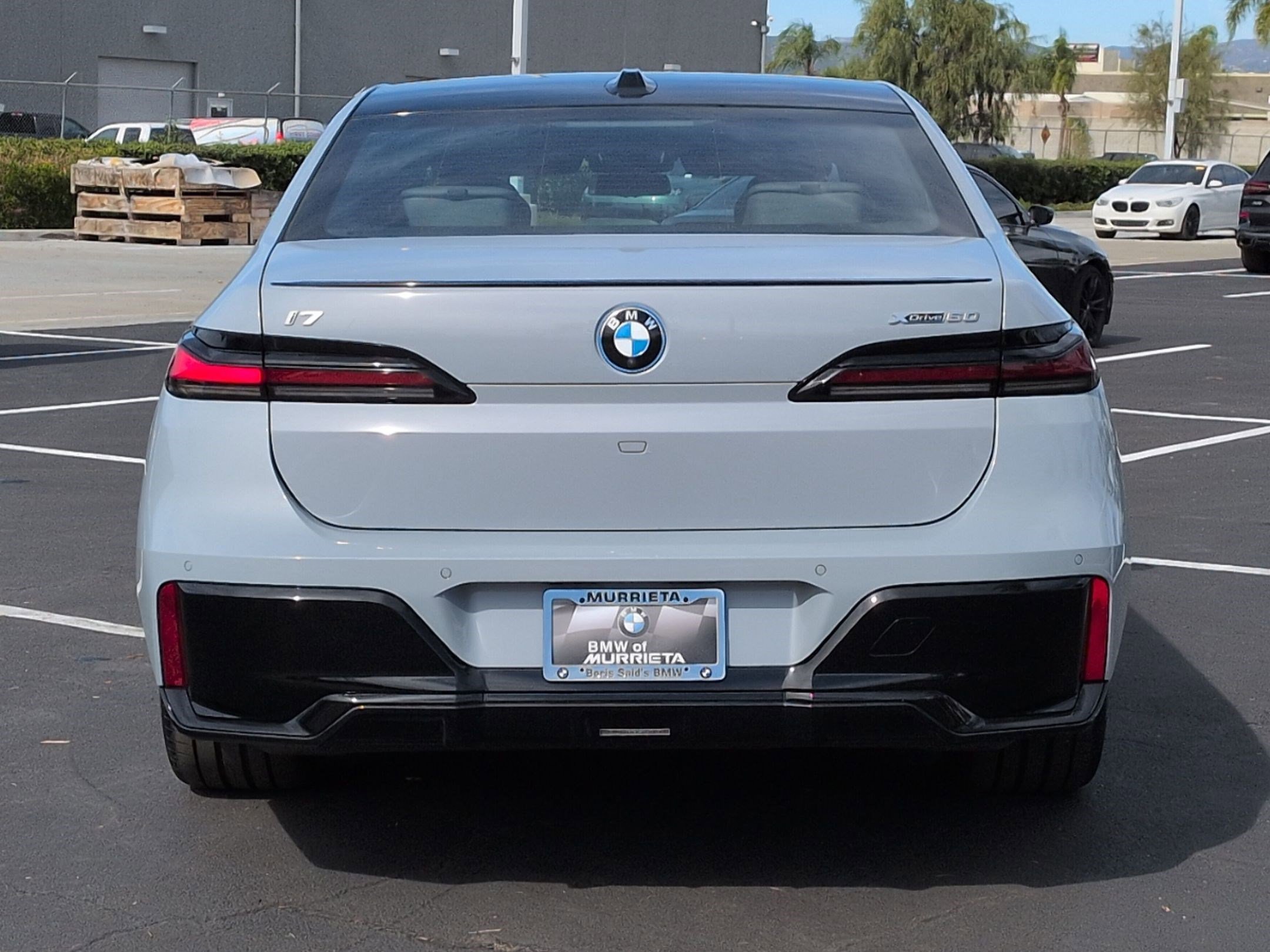 Used 2025 BMW i7 xDrive60 w/ Executive Package image 9