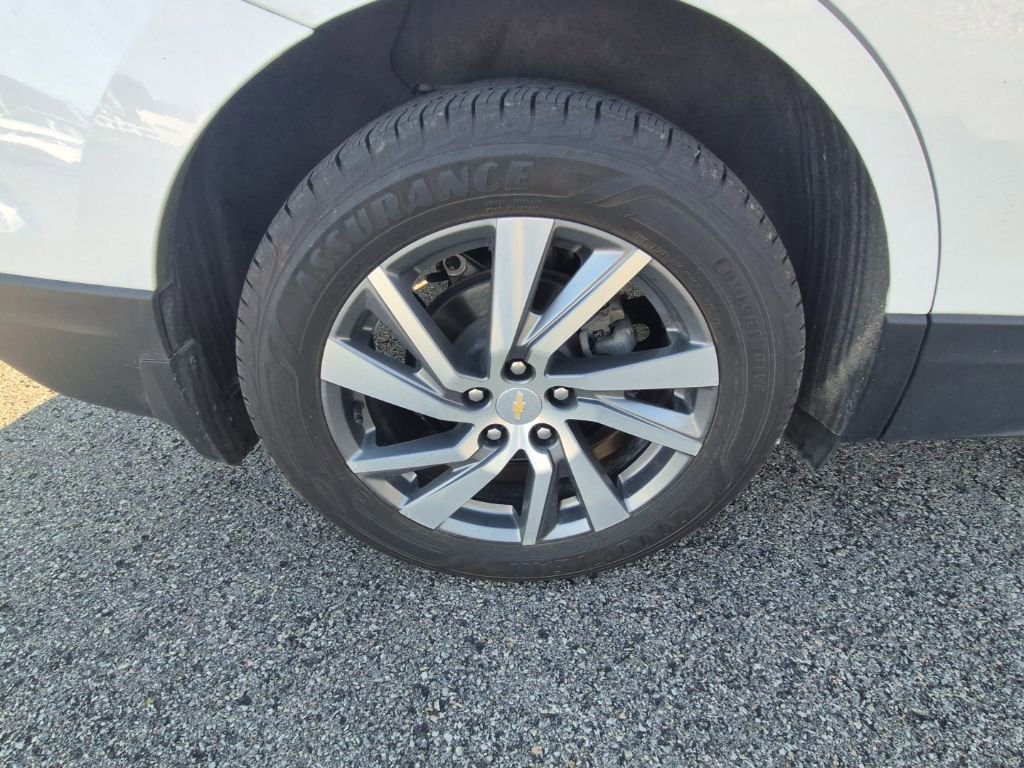 Used 2022 Chevrolet Equinox Premier w/ LPO, Floor Liner Package AWD/4WD image 9