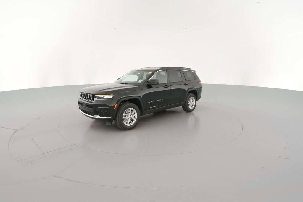 New 2025 Jeep Grand Cherokee L Laredo image 4