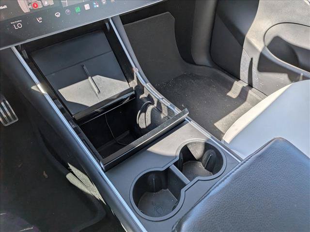 Used 2021 Tesla Model Y Long Range AWD/4WD image 11