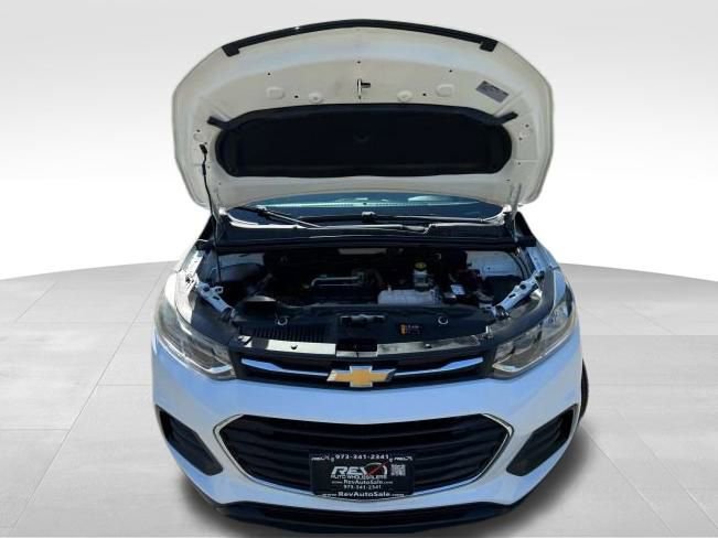 Used 2018 Chevrolet Trax LS image 32