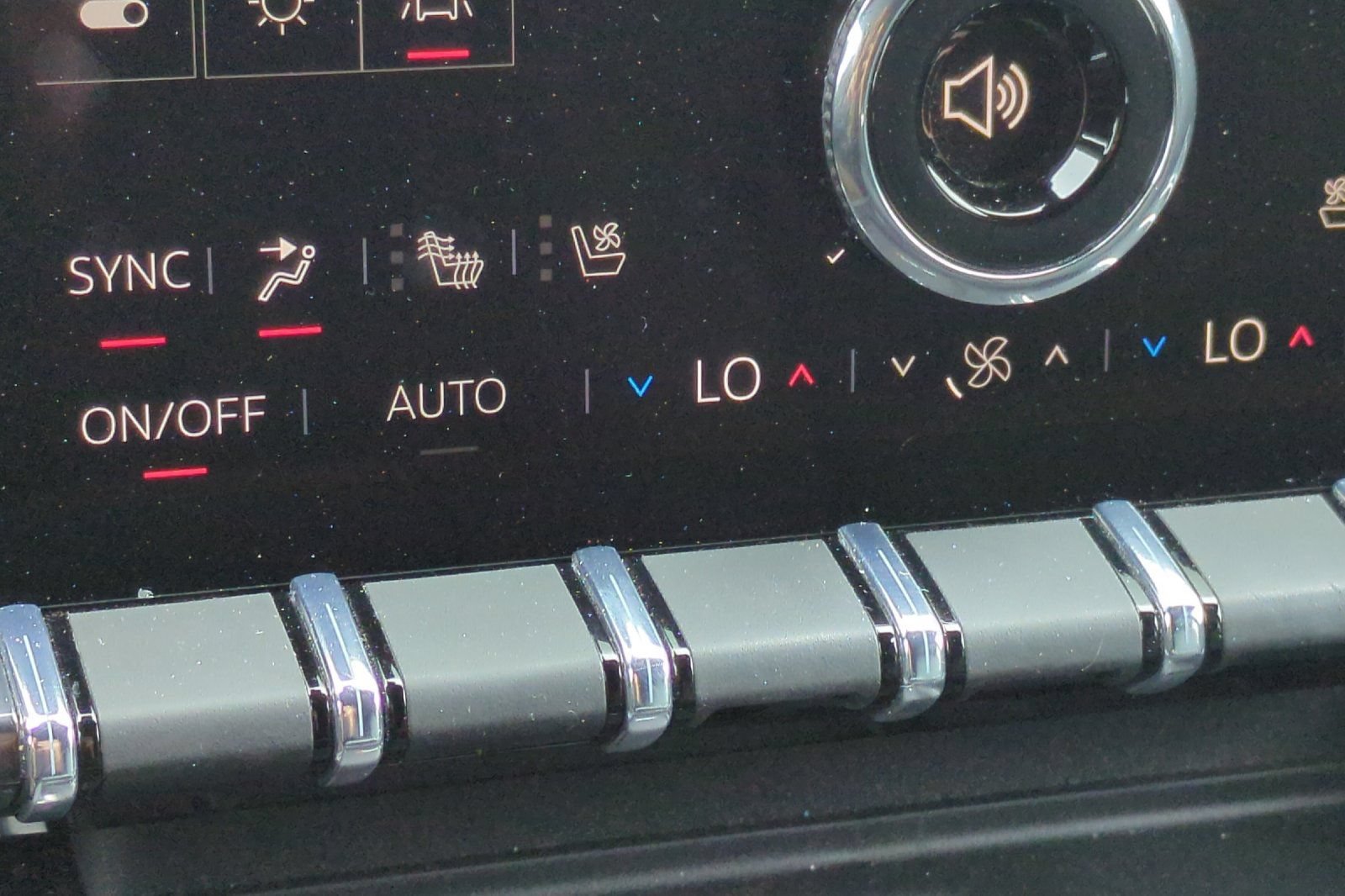 Used 2025 GMC Acadia AT4 w/ Luxury Package AWD/4WD image 28