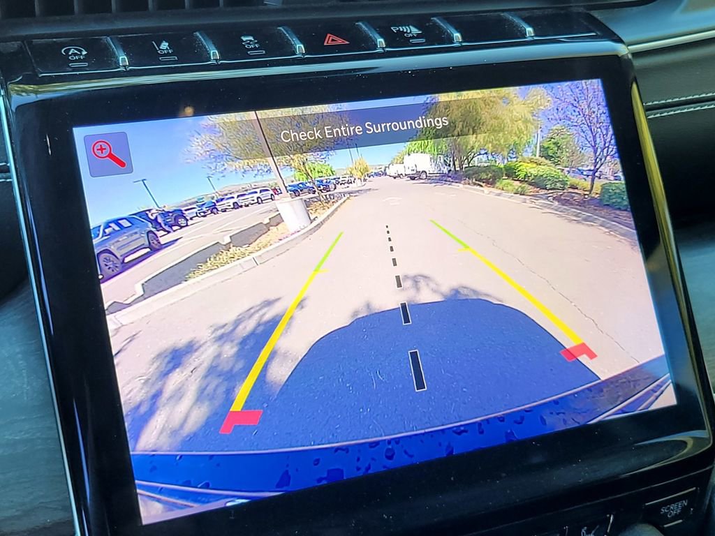 Used 2023 Jeep Grand Cherokee Limited w/ Black Appearance Package image 21