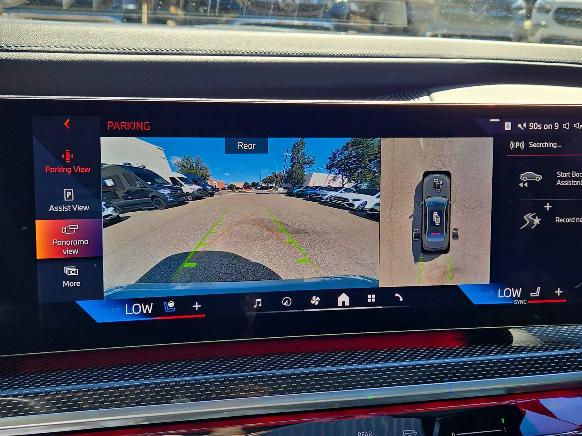 Used 2023 BMW 740i w/ Parking Assistance Package RWD image 18