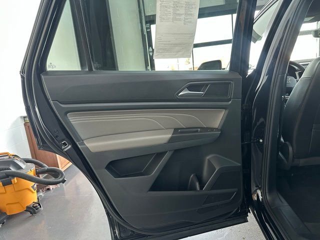 Certified 2022 Volkswagen Atlas Cross Sport SE image 13