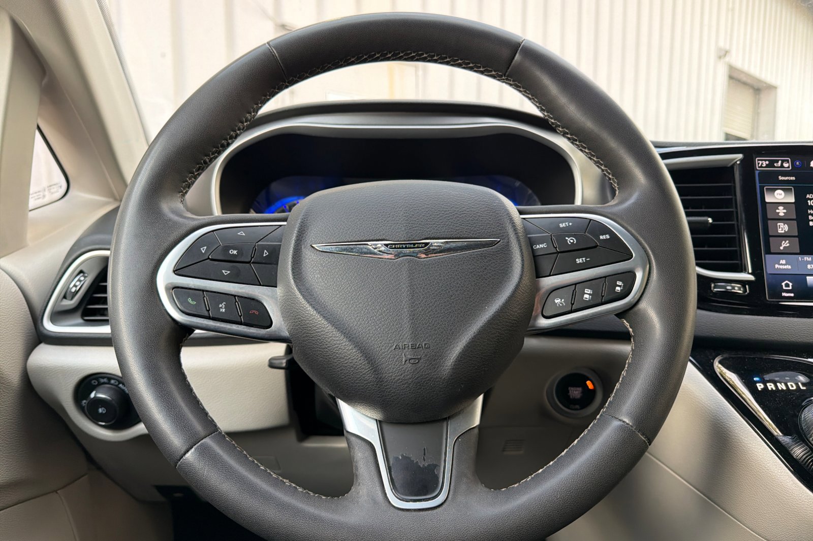 Used 2023 Chrysler Pacifica Touring-L image 24