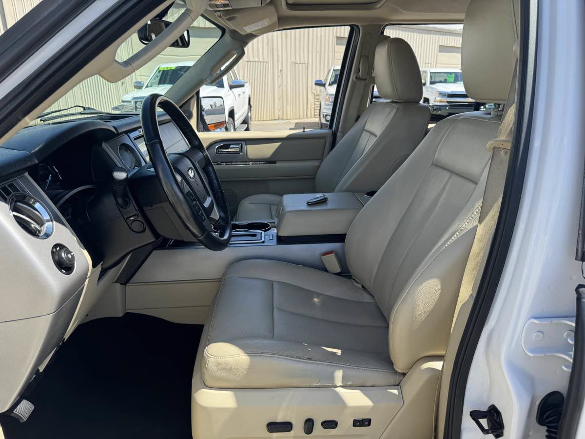 Used 2016 Ford Expedition Limited w/ Equipment Group 301A AWD/4WD image 25