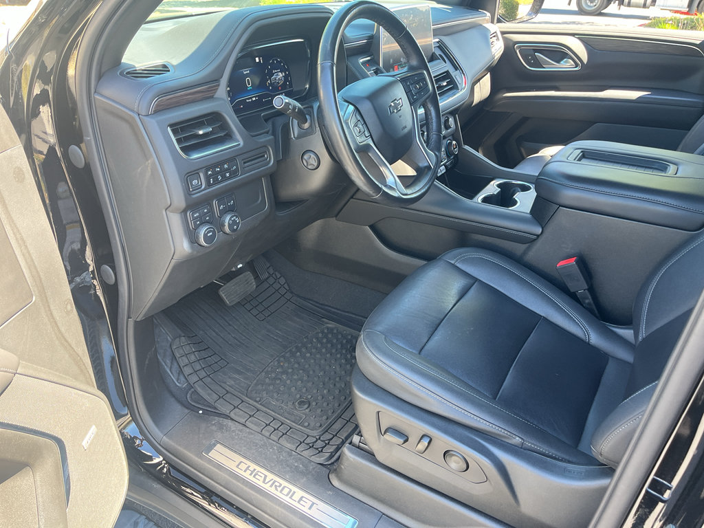 Used 2022 Chevrolet Tahoe Z71 w/ Luxury Package AWD/4WD image 17