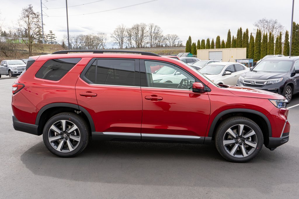 New 2025 Honda Pilot Touring image 5